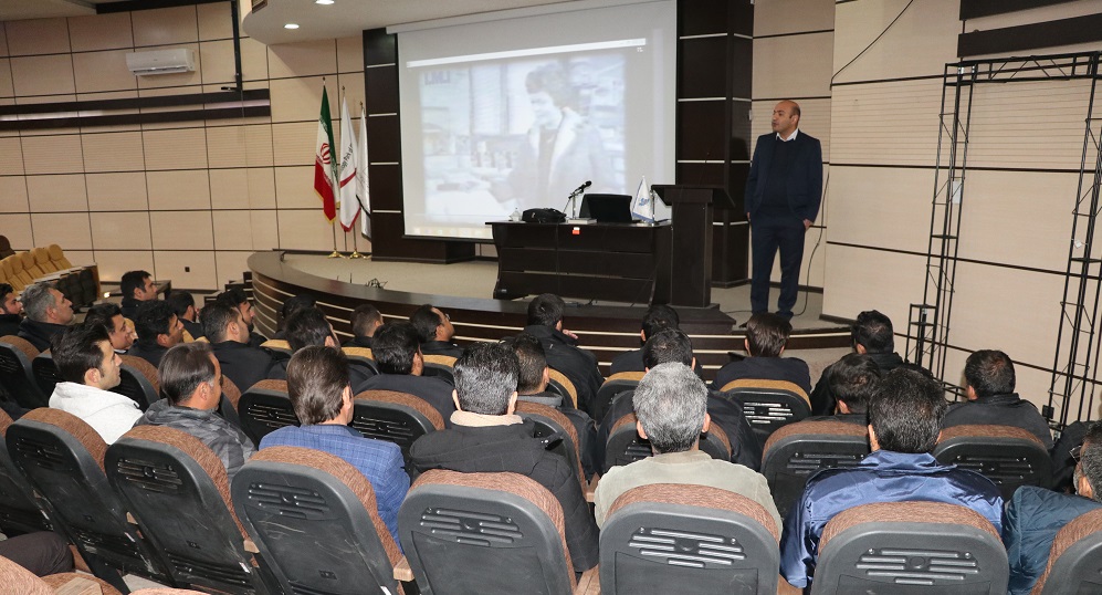 کلاس اموزشی ارتباط موثر در شهرک صنعتی بزرگ شیراز